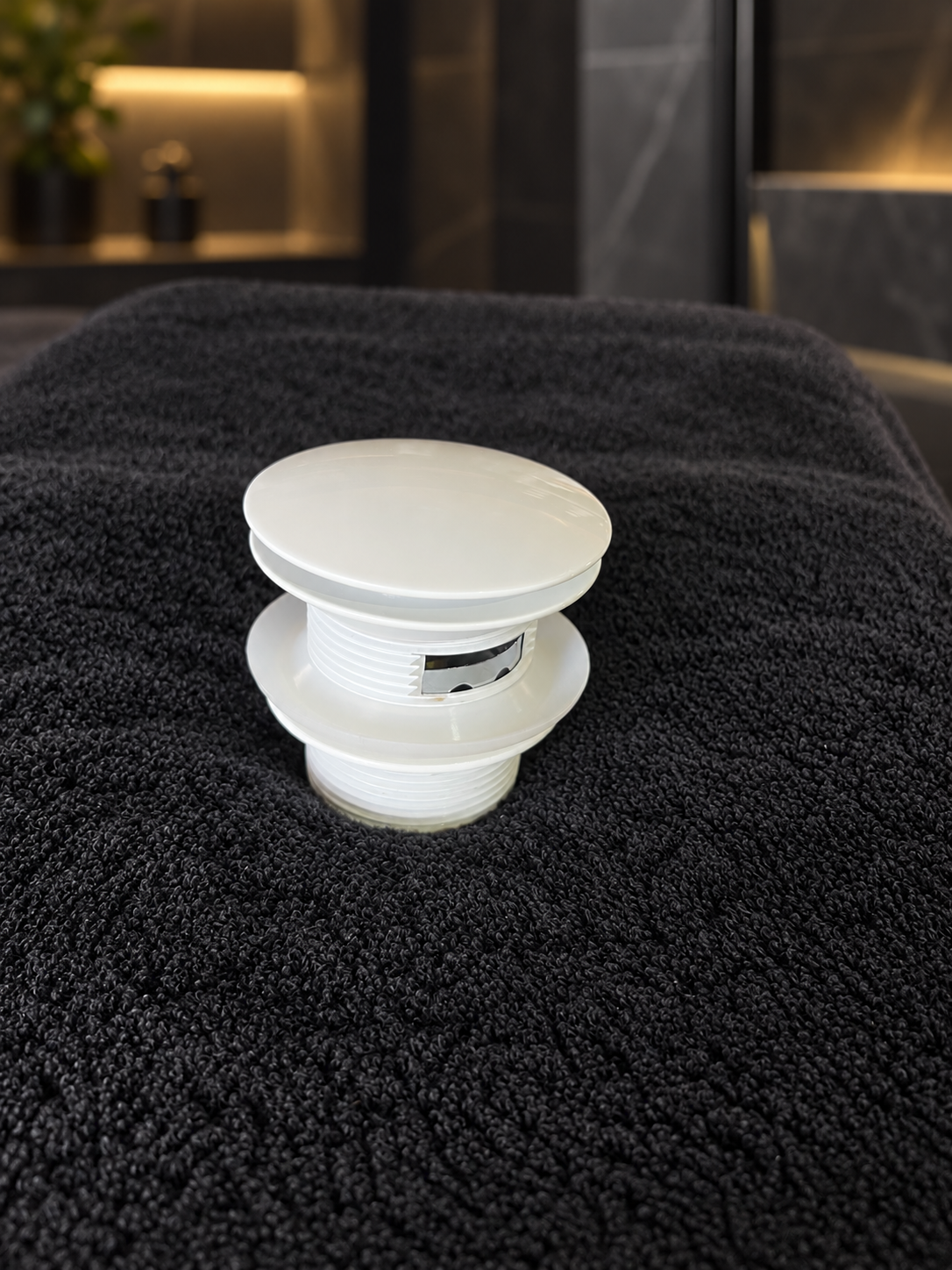 Glossy White Bathtub Pop Up Plug Pull Out Basket with Overflow
